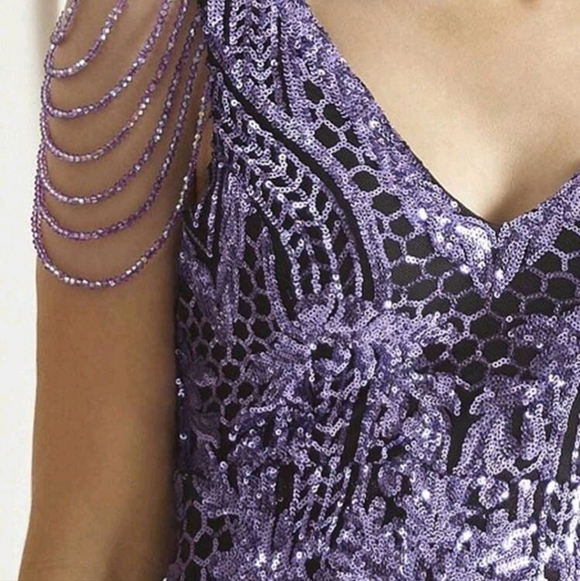 Purple Geometric Sequined V Neck, Sleeveless Mermaid Maxi Gown - Picture 9 of 11